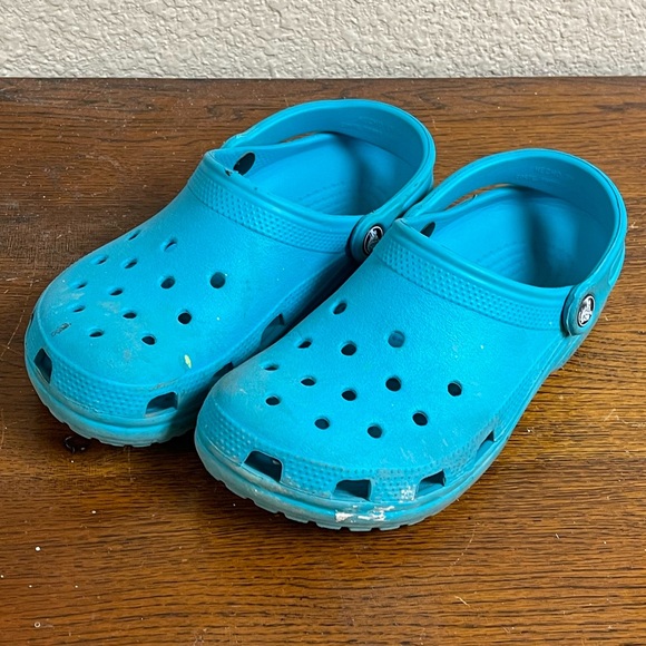 $10 crocs